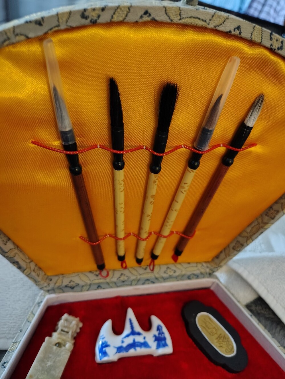 Vintage Traditional Chinese Brush Calligraphy Set - Red/Gold Accents - Picture 10 of 15